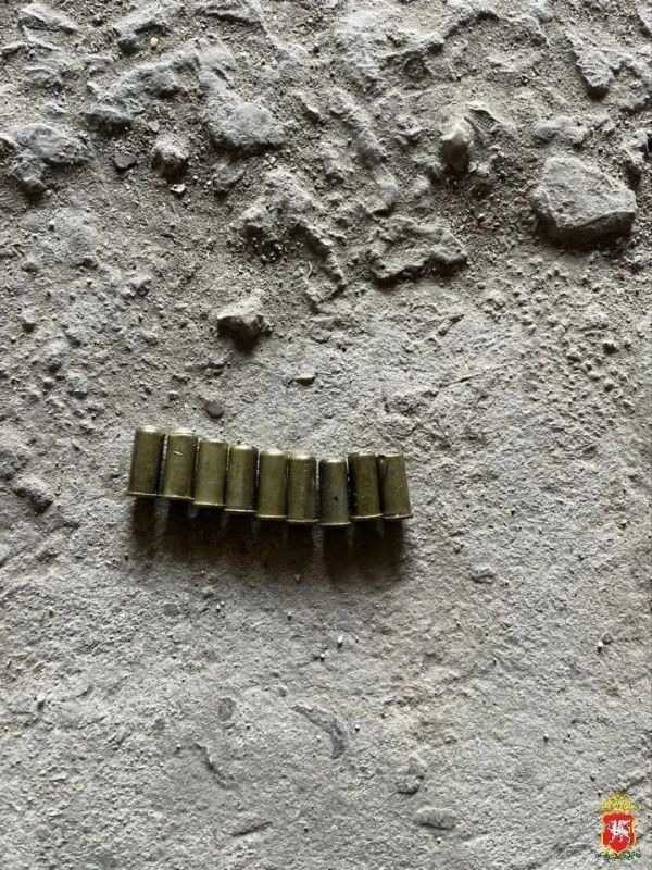 В Керчи мужчину обвиняют в незаконном обороте огнестрельного оружия и переделке карабина В Керчи мужчину обвиняют в незаконном обороте огнестрельного оружия и переделке карабина