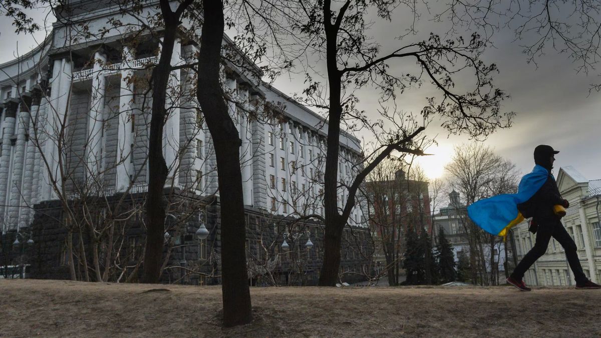 Провокатор-промокашка: зачем во власти Украины заговорили о мире с Россией