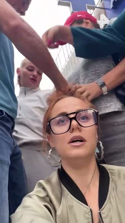 Оттаскала за косу и выдрала волосы: крымчанка из ревности напала на девушку в Алуште