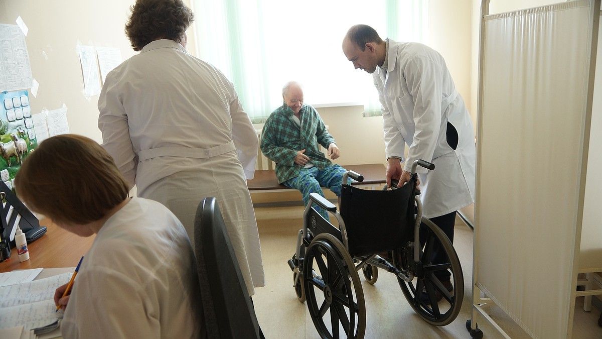 По поручению президента для жителей Крыма ввели автоматическое продление инвалидности