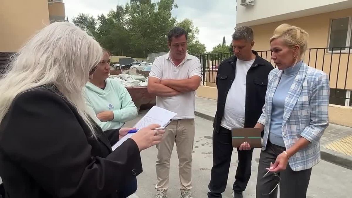 Выехала по обращениям жителей в ЖК «Вишнёвый сад»