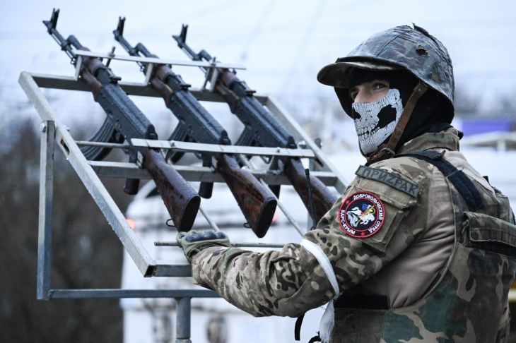 Аксёнов поздравил крымских оружейников с профессиональным праздником