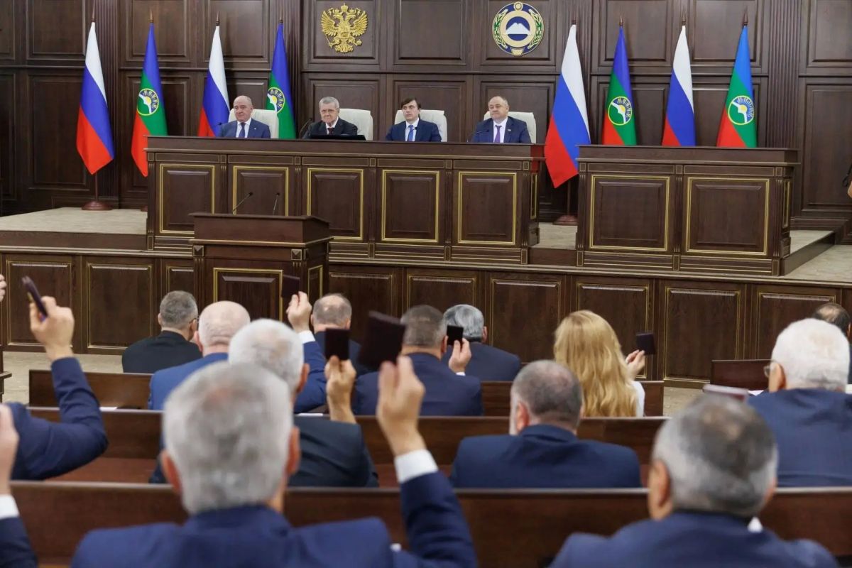 Сегодня полномочный представитель Президента РФ в Северо-Кавказском федеральном округе Юрий Чайка принял участие в торжественном мероприятии по случаю избрания и вступления в должность Главы Карачаево-Черкесской Республики... Сегодня полномочный представитель Президента РФ в Северо-Кавказском федеральном округе Юрий Чайка принял участие в торжественном мероприятии по случаю избрания и вступления в должность Главы Карачаево-Черкесской Республики...