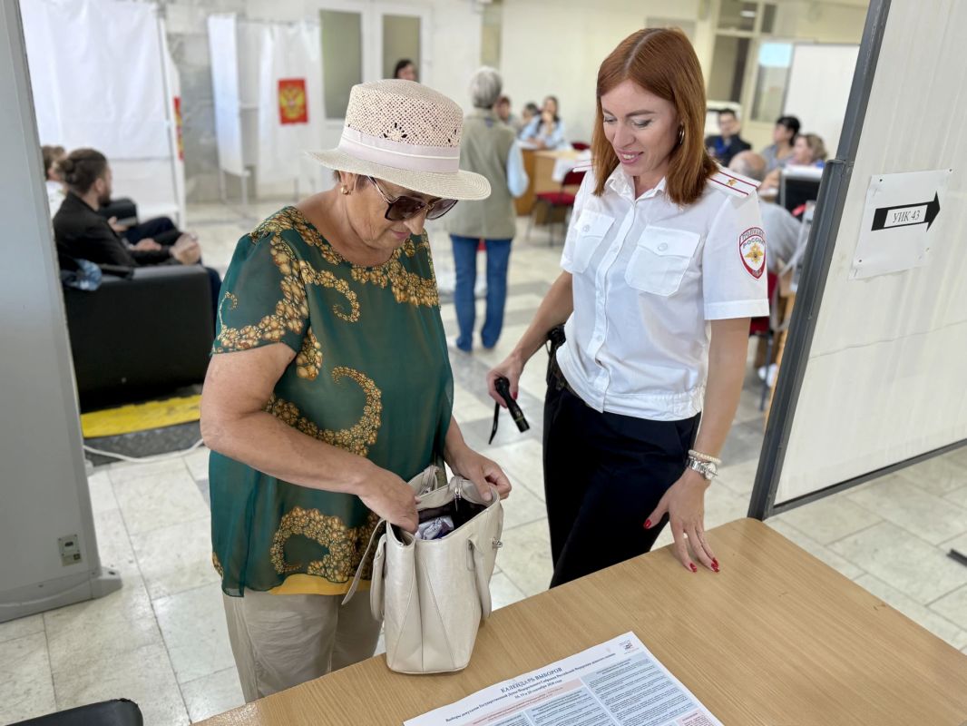 Севастопольские полицейские обеспечили охрану общественного порядка и безопасность граждан во время проведения выборов Севастопольские полицейские обеспечили охрану общественного порядка и безопасность граждан во время проведения выборов