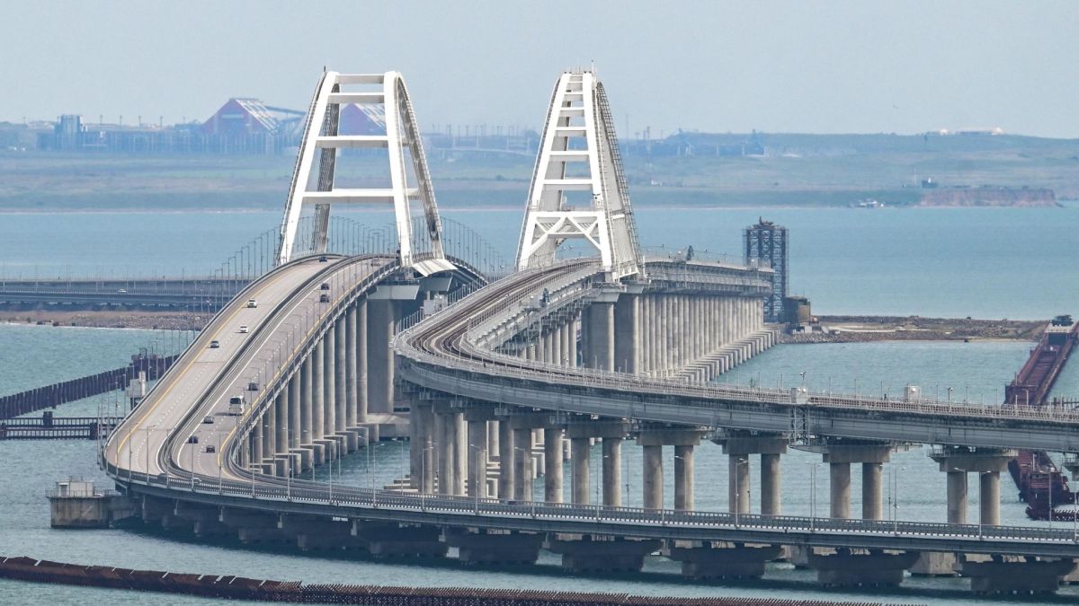 Крымский мост возобновил движение автотранспорта. Геленджик и Сочи для полётов