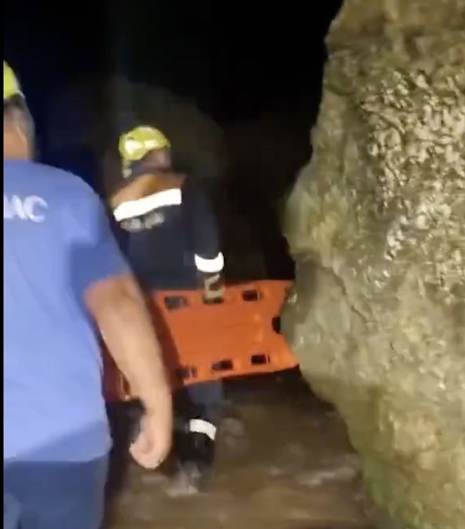 На Генеральских пляжах женщина сорвалась со скалы и получила тяжелые травмы