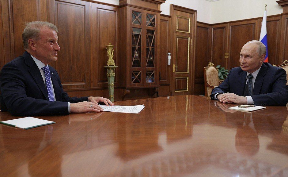 Греф доложил Путину о большой программе поддержки бизнеса в Крыму