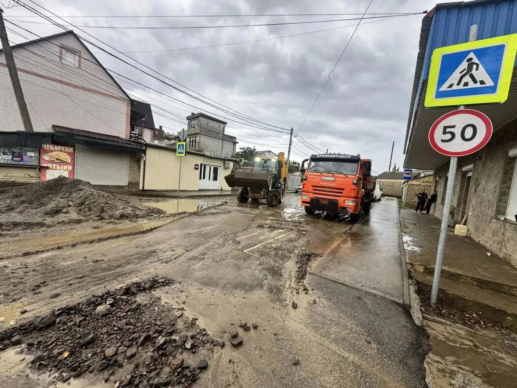 После сильных осадков на дороге всегда есть сюрпризы После сильных осадков на дороге всегда есть сюрпризы