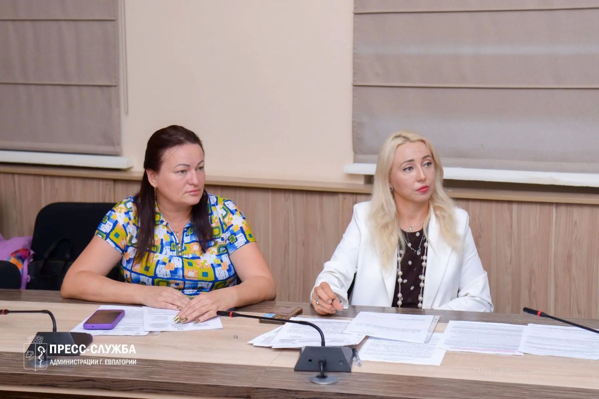 Заместители главы администрации Евпатории на постоянной основе проводят приемы граждан, чтобы каждый житель мог напрямую обсудить волнующие его темы с руководством города Заместители главы администрации Евпатории на постоянной основе проводят приемы граждан, чтобы каждый житель мог напрямую обсудить волнующие его темы с руководством города