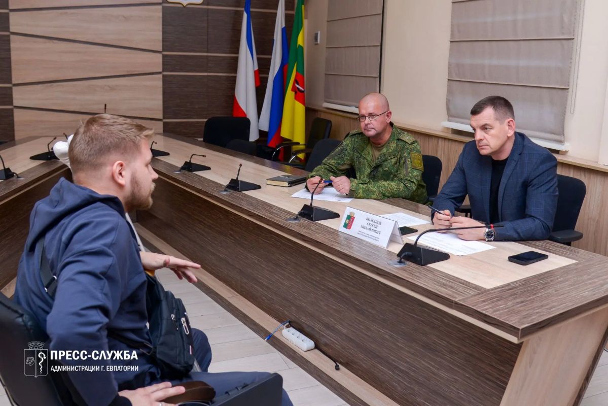 Заместители главы администрации Евпатории на постоянной основе проводят приемы граждан, чтобы каждый житель мог напрямую обсудить волнующие его темы с руководством города Заместители главы администрации Евпатории на постоянной основе проводят приемы граждан, чтобы каждый житель мог напрямую обсудить волнующие его темы с руководством города