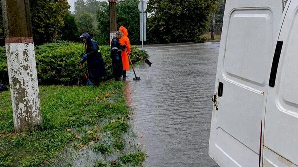Ливень накрыл Севастополь - улицы и дороги под водой