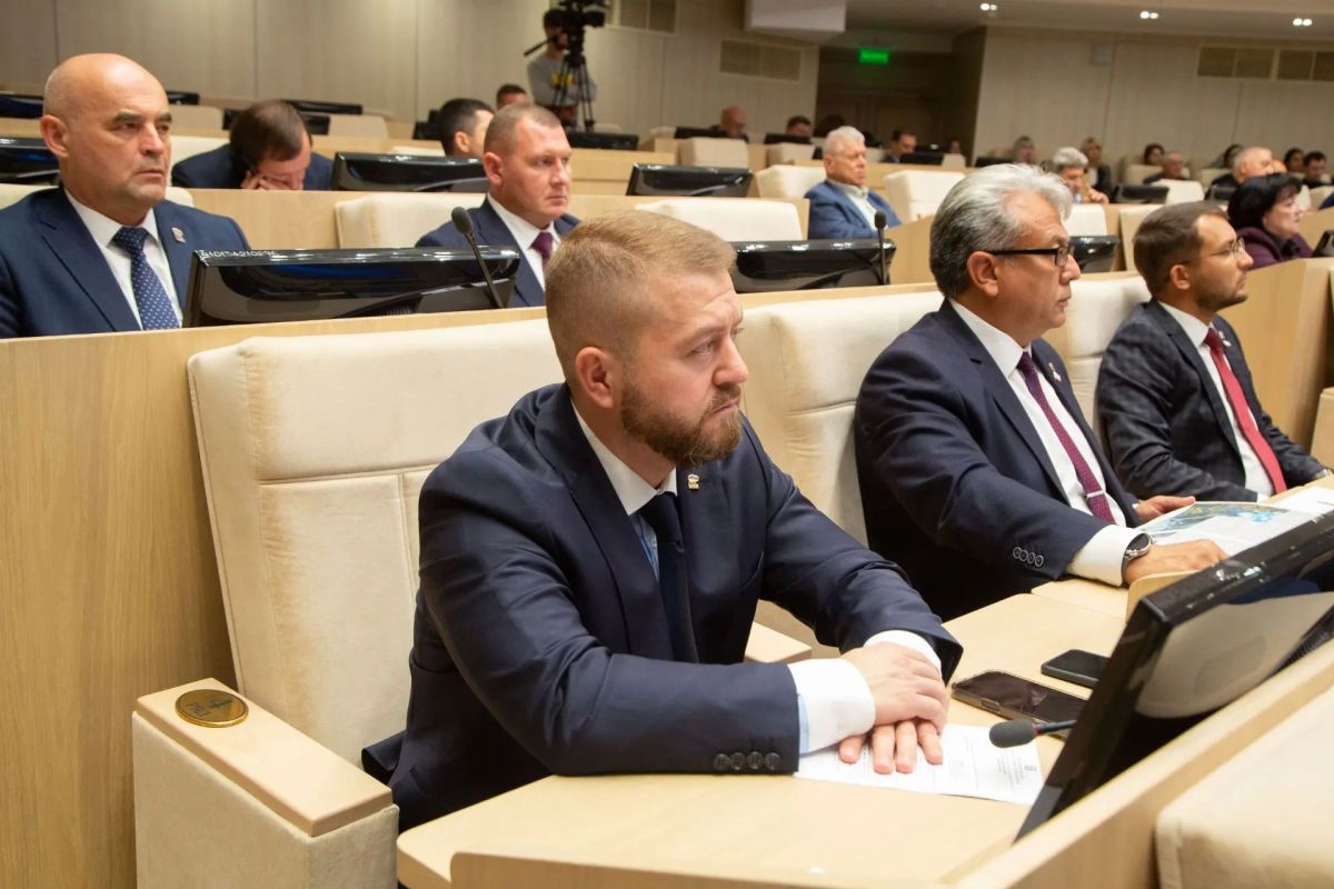 Владимир Константинов: Военнослужащим спасательных формирований и спецподразделений — ветеранам боевых действий в Крыму предоставлены новые льготы Владимир Константинов: Военнослужащим спасательных формирований и спецподразделений — ветеранам боевых действий в Крыму предоставлены новые льготы