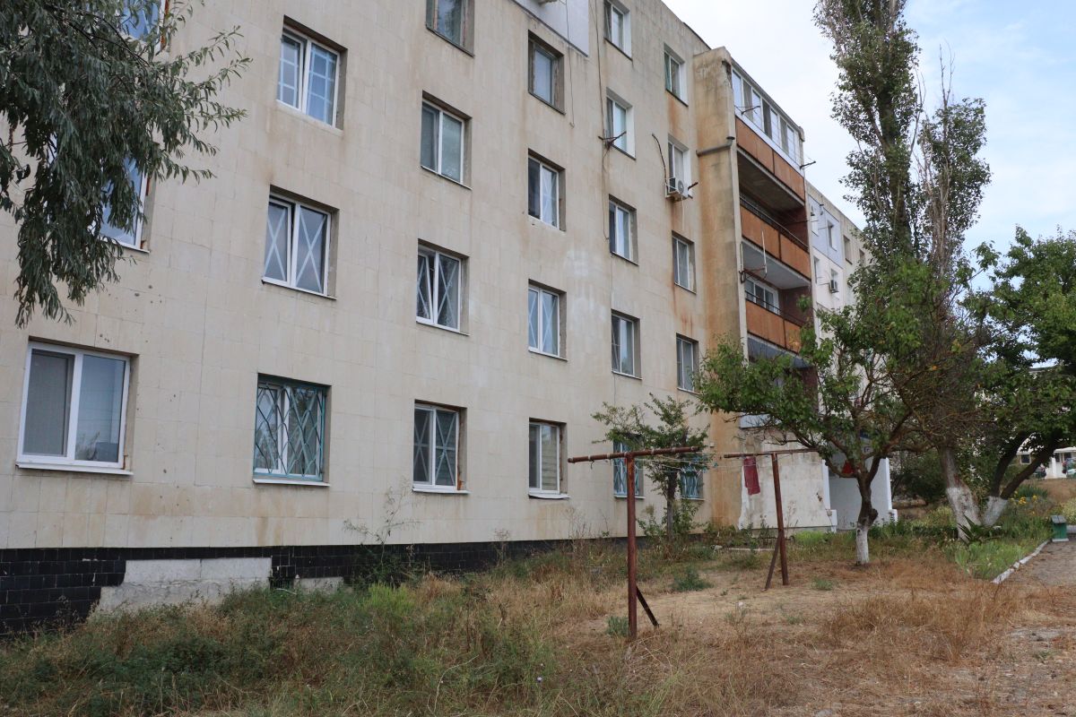 В общежитии КМТК решают проблему затопления подвала В общежитии КМТК решают проблему затопления подвала