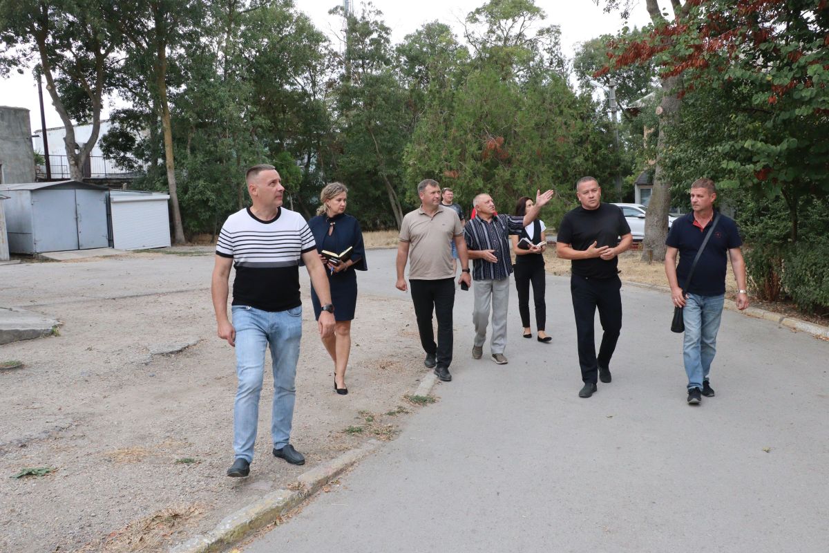 В Керчи обсудили проблемы жителей улицы Чкалова В Керчи обсудили проблемы жителей улицы Чкалова