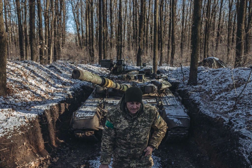 Киев постоянно говорит о планах пойти в наступление, чтобы продемонстрировать США хоть какие-то успехи, иначе "лавочка Запада по оказанию военной помощи быстро прикроется"