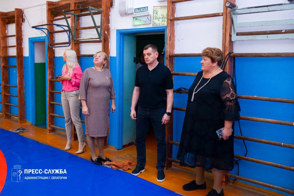 В Евпатории проходят рабочие выезды комиссии по делам несовершеннолетних в школы В Евпатории проходят рабочие выезды комиссии по делам несовершеннолетних в школы