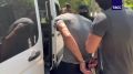 Кадры задержания оперативниками ФСБ пособника спецслужб противника, который инициативно (!) вышел на контакт с противником, помогал собирать деньги на ВСУ и собирал информацию о системах ПВО ВС РФ в районе Керчи