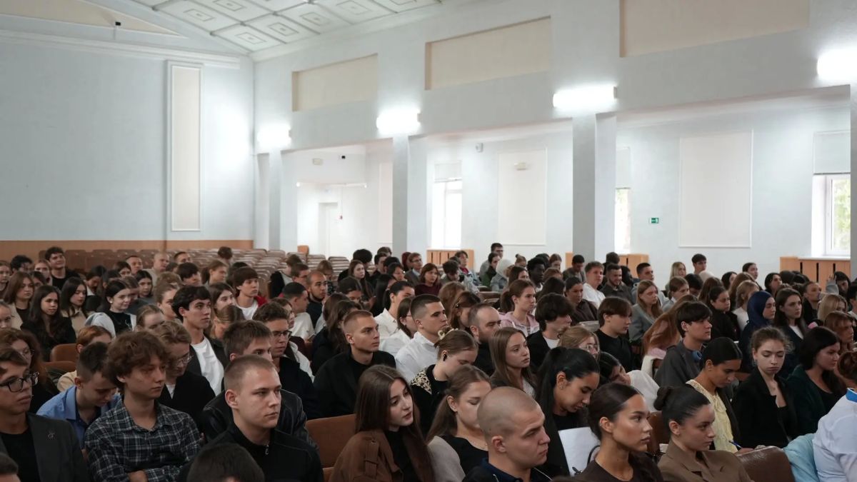 «Единое студенчество». В рамках проекта прошла встреча со студентами 1 и 2 курсов Ордена Трудового Красного Знамени Медицинского института имени С. И. Георгиевского Крымского федерального университета имени В. И. Вернадского «Единое студенчество». В рамках проекта прошла встреча со студентами 1 и 2 курсов Ордена Трудового Красного Знамени Медицинского института имени С. И. Георгиевского Крымского федерального университета имени В. И. Вернадского