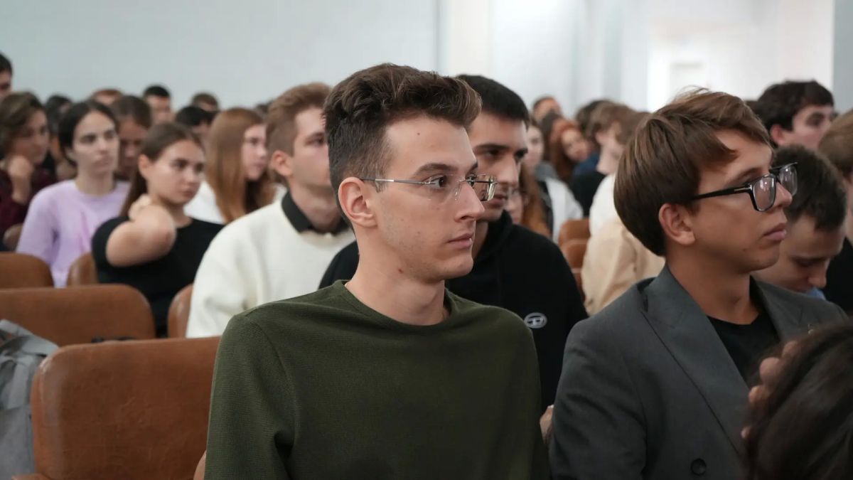 «Единое студенчество». В рамках проекта прошла встреча со студентами 1 и 2 курсов Ордена Трудового Красного Знамени Медицинского института имени С. И. Георгиевского Крымского федерального университета имени В. И. Вернадского «Единое студенчество». В рамках проекта прошла встреча со студентами 1 и 2 курсов Ордена Трудового Красного Знамени Медицинского института имени С. И. Георгиевского Крымского федерального университета имени В. И. Вернадского