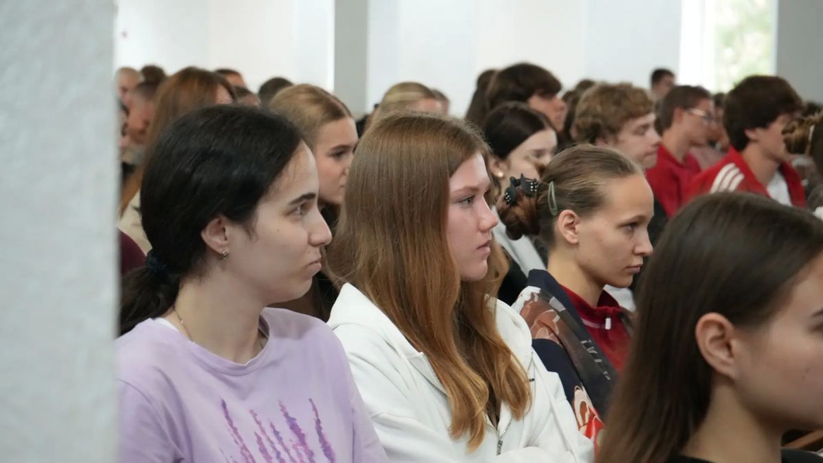 «Единое студенчество». В рамках проекта прошла встреча со студентами 1 и 2 курсов Ордена Трудового Красного Знамени Медицинского института имени С. И. Георгиевского Крымского федерального университета имени В. И. Вернадского «Единое студенчество». В рамках проекта прошла встреча со студентами 1 и 2 курсов Ордена Трудового Красного Знамени Медицинского института имени С. И. Георгиевского Крымского федерального университета имени В. И. Вернадского