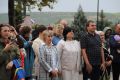 В День Государственного герба и Государственного флага Республики Крым возле здания администрации Бахчисарайского района состоялся праздничный флешмоб