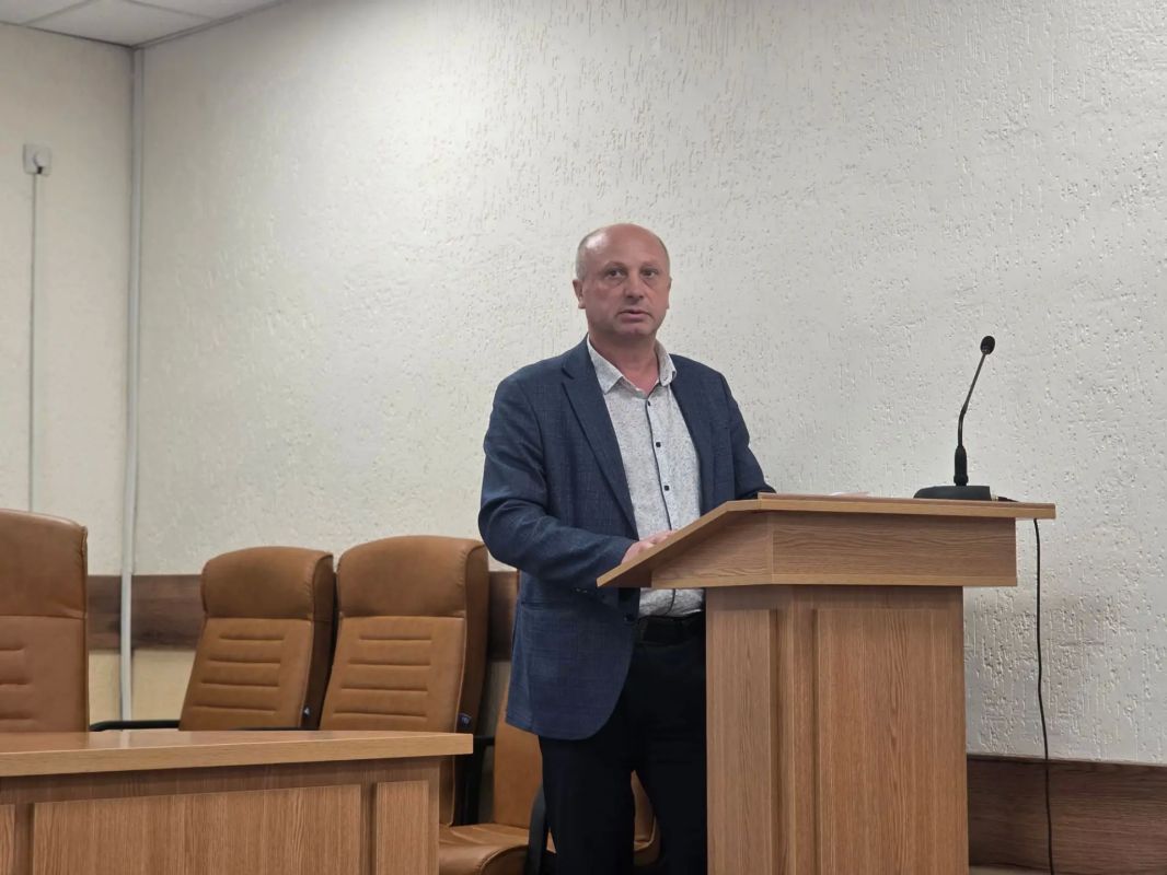 Под председательством главы муниципального образования Елены Стельмах состоялось 32-е заседание Первомайского районного совета Республики Крым Под председательством главы муниципального образования Елены Стельмах состоялось 32-е заседание Первомайского районного совета Республики Крым