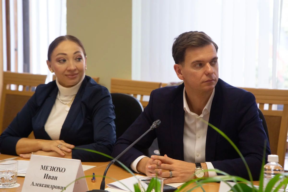 Иван Мезюхо: Принял участие в заседании Комитета Государственного Совета Республики Крым по народной дипломатии и межрегиональным связям под председательством Анастасии Сергеевны Гридчиной Иван Мезюхо: Принял участие в заседании Комитета Государственного Совета Республики Крым по народной дипломатии и межрегиональным связям под председательством Анастасии Сергеевны Гридчиной