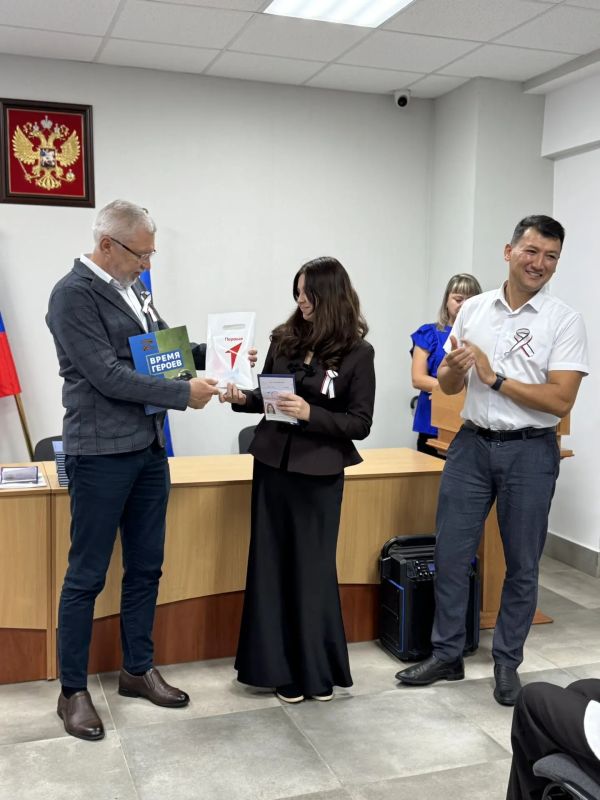 Вручение паспортов в День флага Республики Крым Вручение паспортов в День флага Республики Крым