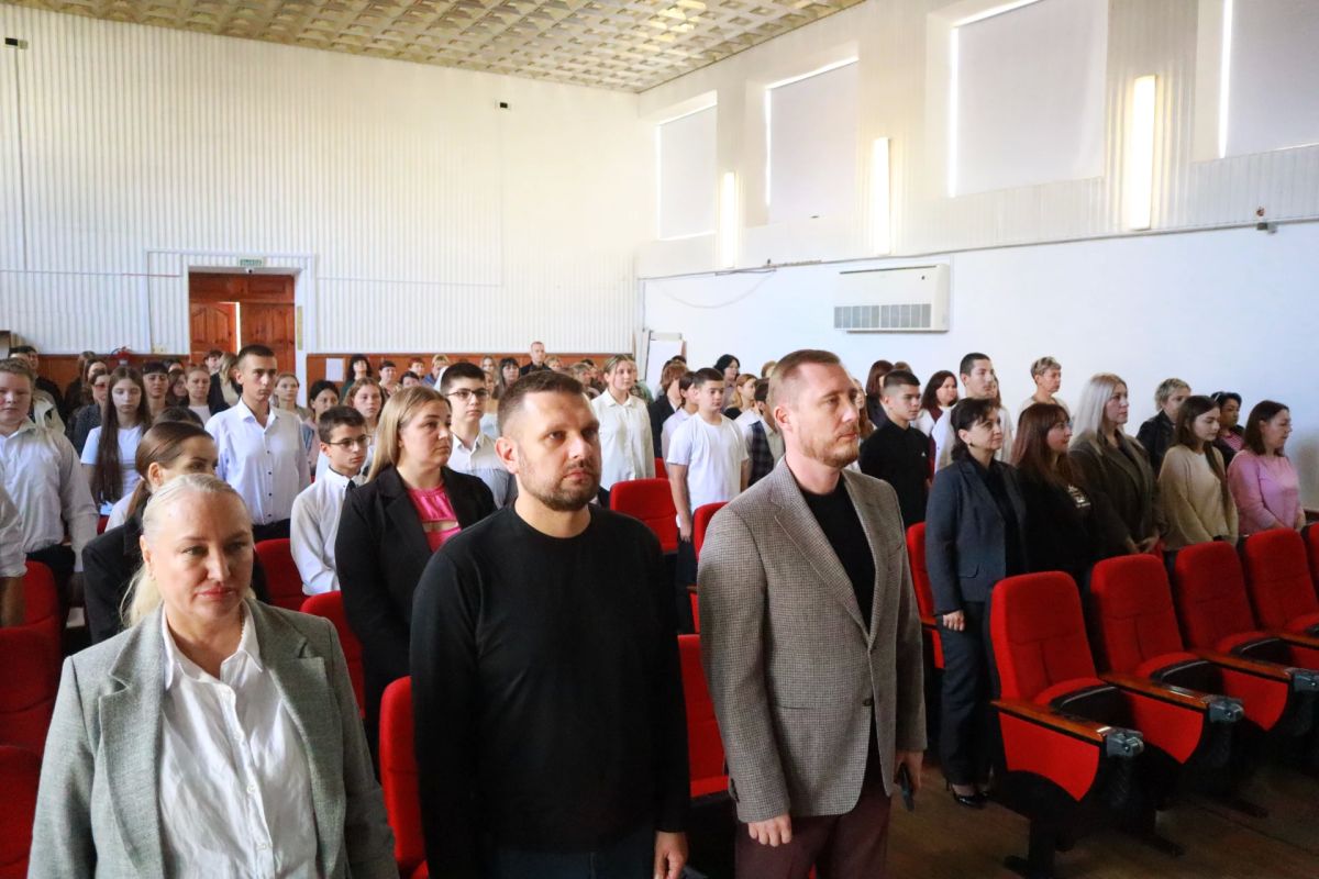 Сегодня мы с особой гордостью говорим о нашем Крыме – родной земле, которую любим и которой дорожим! Сегодня мы с особой гордостью говорим о нашем Крыме – родной земле, которую любим и которой дорожим!