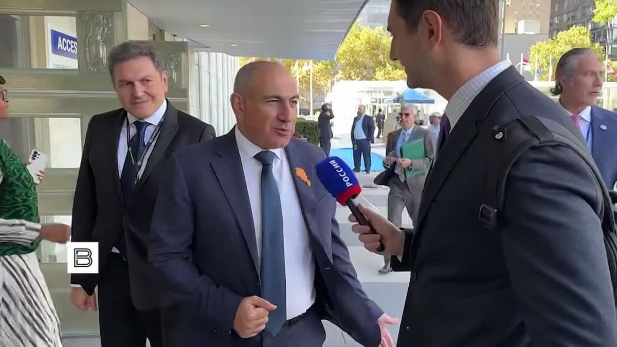 «Мы сидим на одной армянской… на одном армянском стуле»