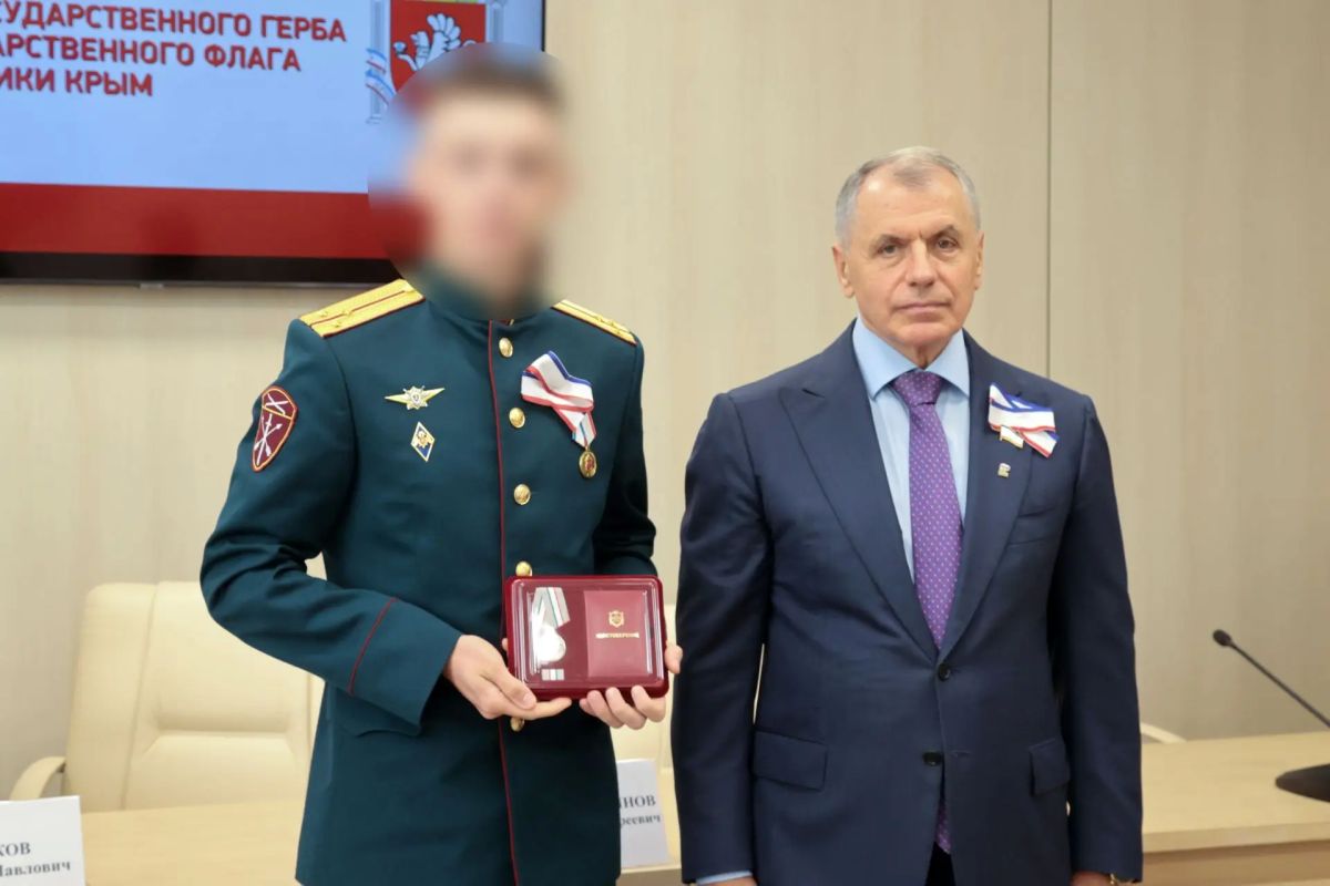 Владимир Константинов: Крымские Флаг и Герб имеют свою уникальную историю, которая берёт начало в 1990-х гг Владимир Константинов: Крымские Флаг и Герб имеют свою уникальную историю, которая берёт начало в 1990-х гг