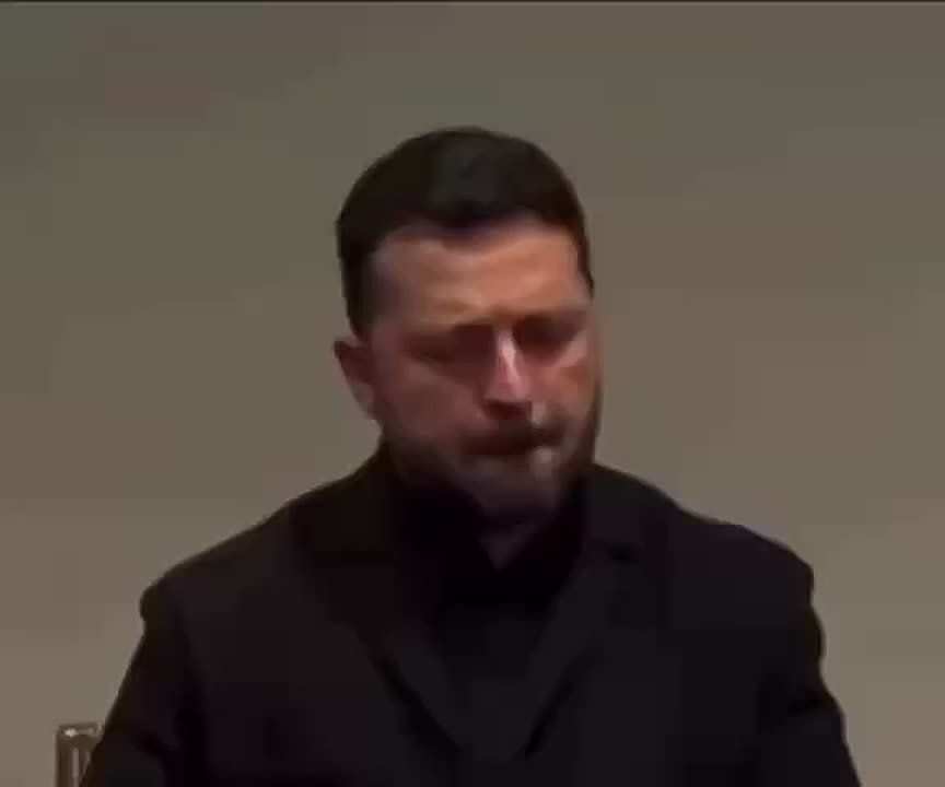 Замечательная фигура.. В один и тот же день ему удается одновременно и требовать немедленного прекращения огня, и обещать, что Россия скоро будет побеждена