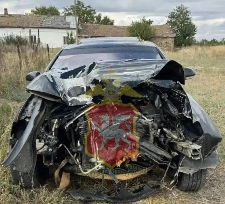 17-летний подросток за рулём Volkswagen влетел в дерево в Красногвардейском районе: пострадали два человека