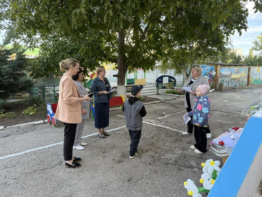 В образовательных учреждениях города прошла благотворительная акция «Белый цветок» В образовательных учреждениях города прошла благотворительная акция «Белый цветок»