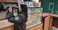 Курица, креветки и мед: в крымских кафе и магазинах нашли подозрительную продукцию