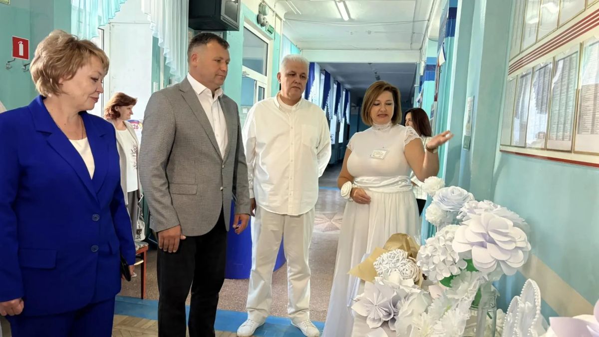 Игорь Крутьков: В Керченском морском техническом лицее вместе с главой муниципального образования Денисом Колесником и заместителем главы администрации Ириной Ивановой принял участие в торжественном мероприятии в рамках... Игорь Крутьков: В Керченском морском техническом лицее вместе с главой муниципального образования Денисом Колесником и заместителем главы администрации Ириной Ивановой принял участие в торжественном мероприятии в рамках...