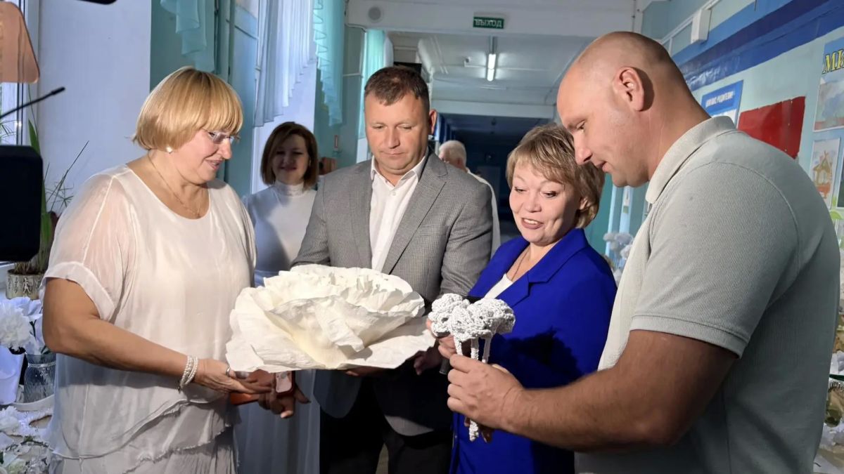 Игорь Крутьков: В Керченском морском техническом лицее вместе с главой муниципального образования Денисом Колесником и заместителем главы администрации Ириной Ивановой принял участие в торжественном мероприятии в рамках... Игорь Крутьков: В Керченском морском техническом лицее вместе с главой муниципального образования Денисом Колесником и заместителем главы администрации Ириной Ивановой принял участие в торжественном мероприятии в рамках...