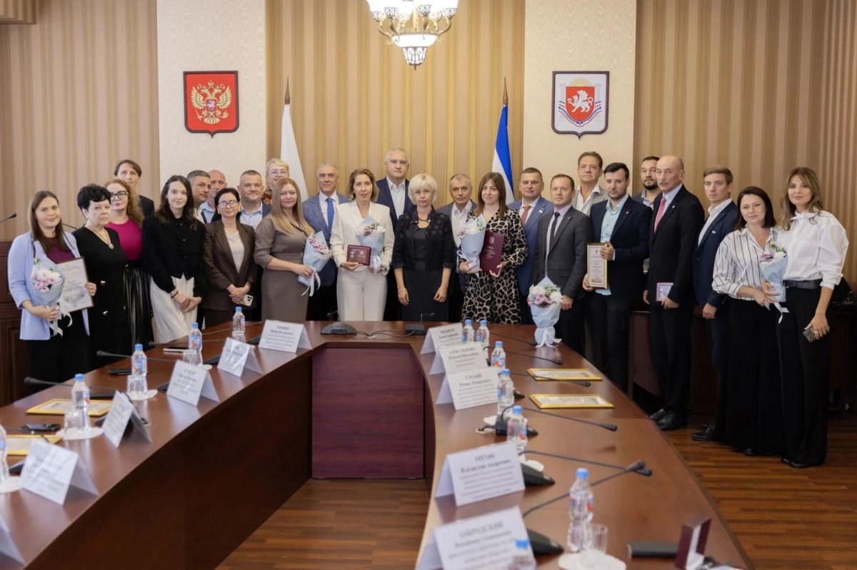 "Люди со стержнем" — в Крыму наградили работников сферы туризма