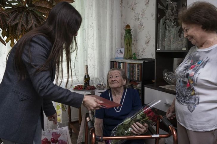 Жительницу Симферополя Марию Недопытайло поздравили со 101-летием