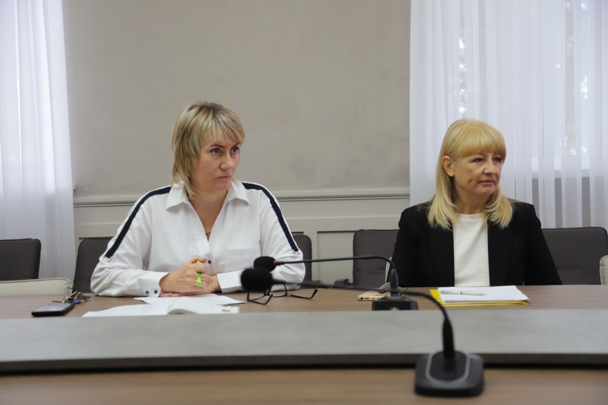 Глава администрации Анжелика Ястребова провела очередной прием граждан Глава администрации Анжелика Ястребова провела очередной прием граждан
