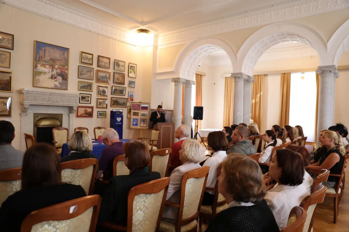 Ливадийскому дворцу — 115 лет! Ливадийскому дворцу — 115 лет!
