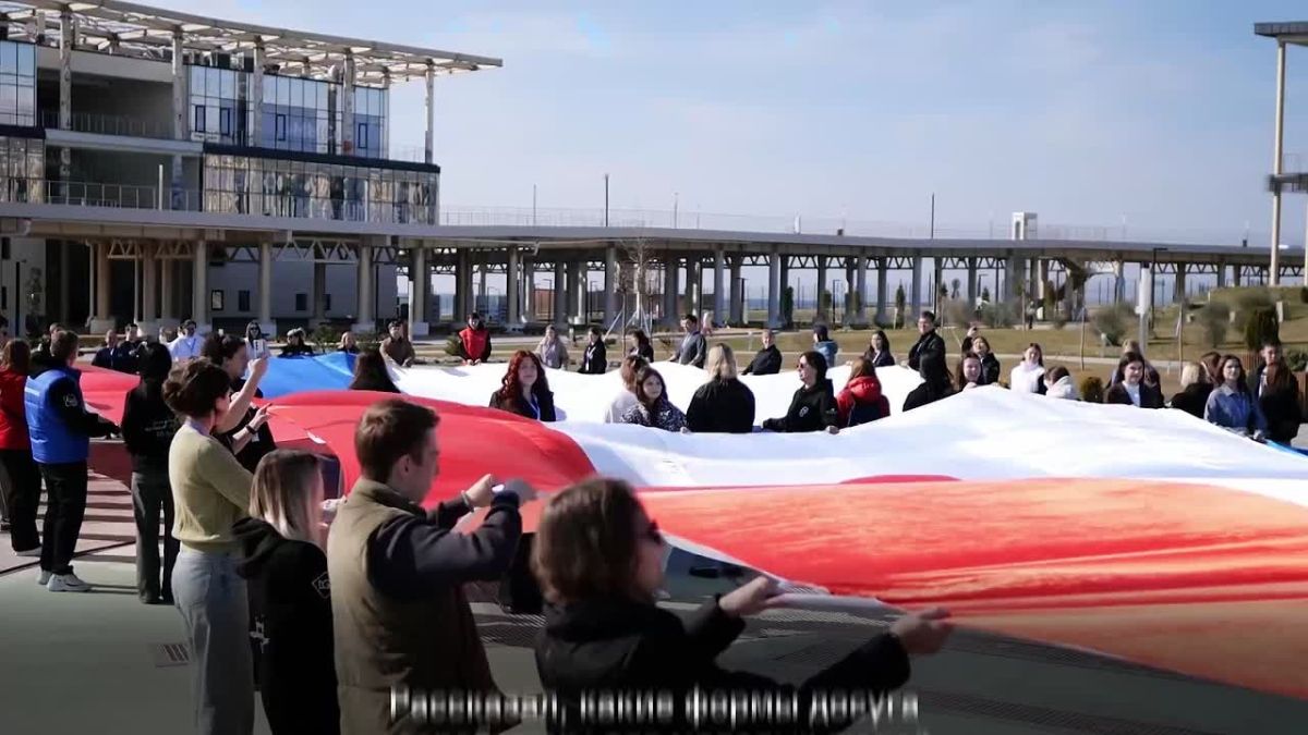 Мы провели прямой эфир с Председателем Государственного комитета молодежной политики Республики Крым