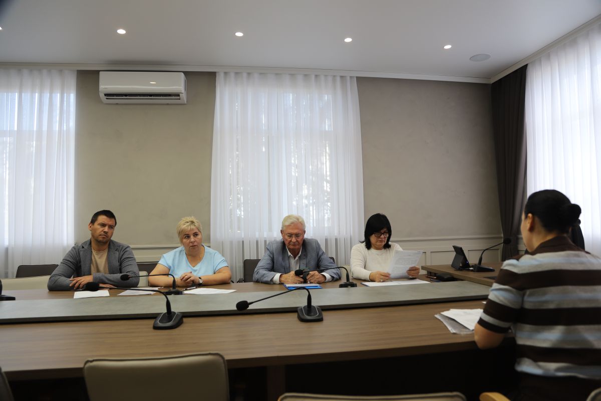 Глава администрации Анжелика Ястребова провела очередной прием граждан Глава администрации Анжелика Ястребова провела очередной прием граждан