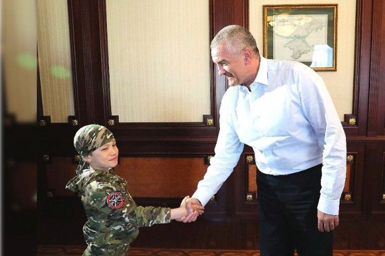 Мальчик с «Горячим сердцем»: 12-летний школьник из Крыма получил награду за помощь бойцам СВО Мальчик с «Горячим сердцем»: 12-летний школьник из Крыма получил награду за помощь бойцам СВО
