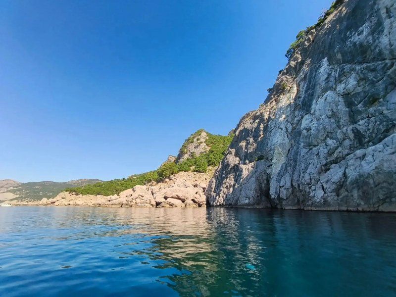 Лесничие и спасатели проверили побережье Севастополя с воды Лесничие и спасатели проверили побережье Севастополя с воды