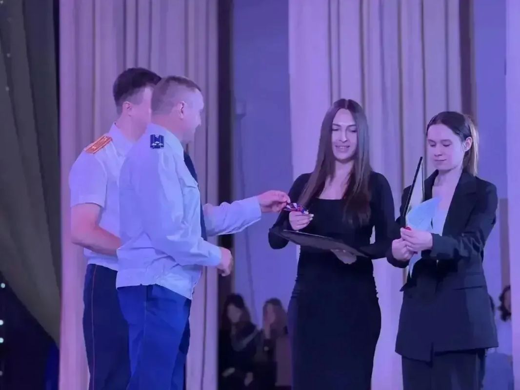 Ключи от нового дома: в Джанкойском районе прокуратура добилась обеспечения сироты благоустроенной квартирой