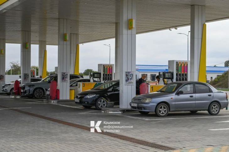 В Крым поступила большая партия топлива