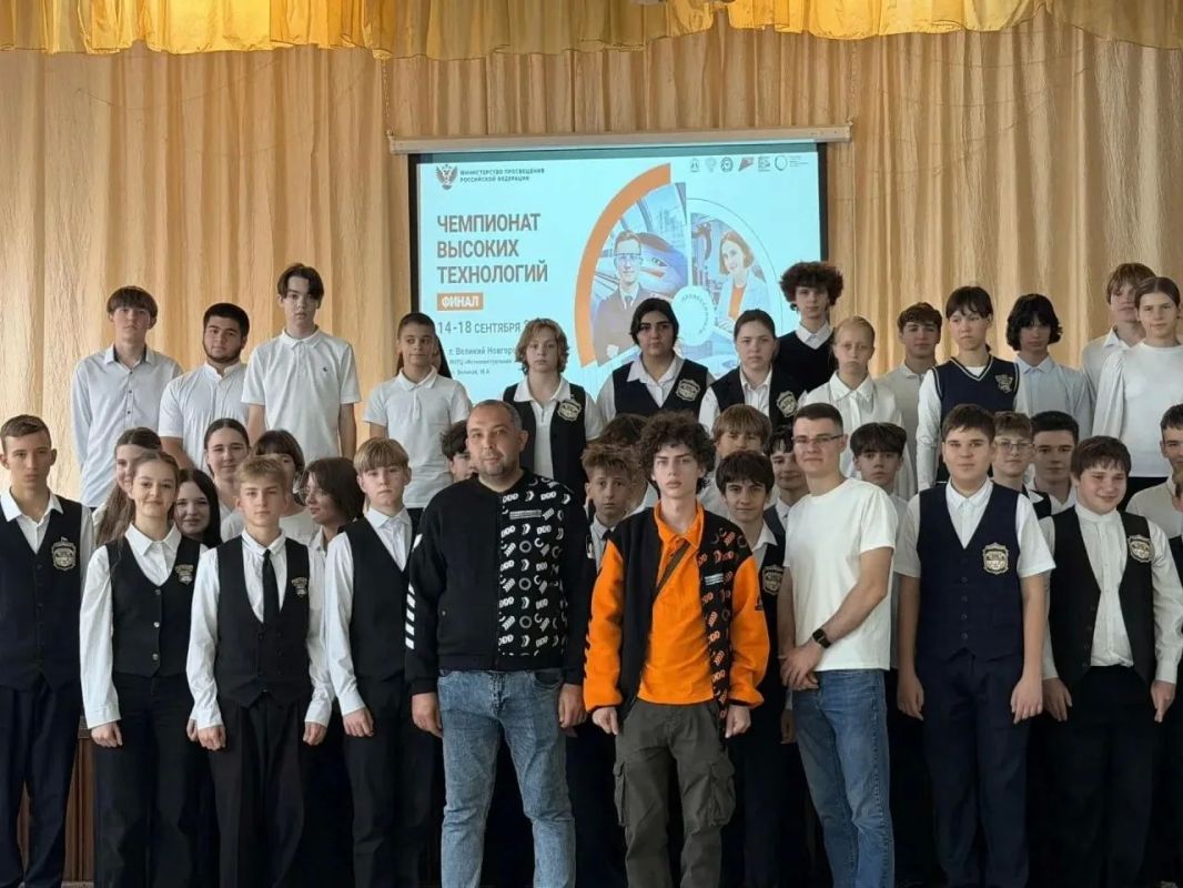 В Перовской школе-гимназии им. Г. А. Хачирашвили прошла встреча, которая, возможно, поможет кому-то из ребят определиться с будущей профессией