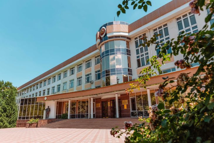 ВТБ направит 3,5 млн рублей на поддержку студенческого акселератора КФУ