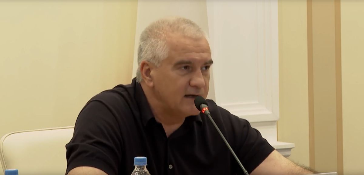 Аксёнов будет лично контролировать работу с обращениями граждан в Крыму